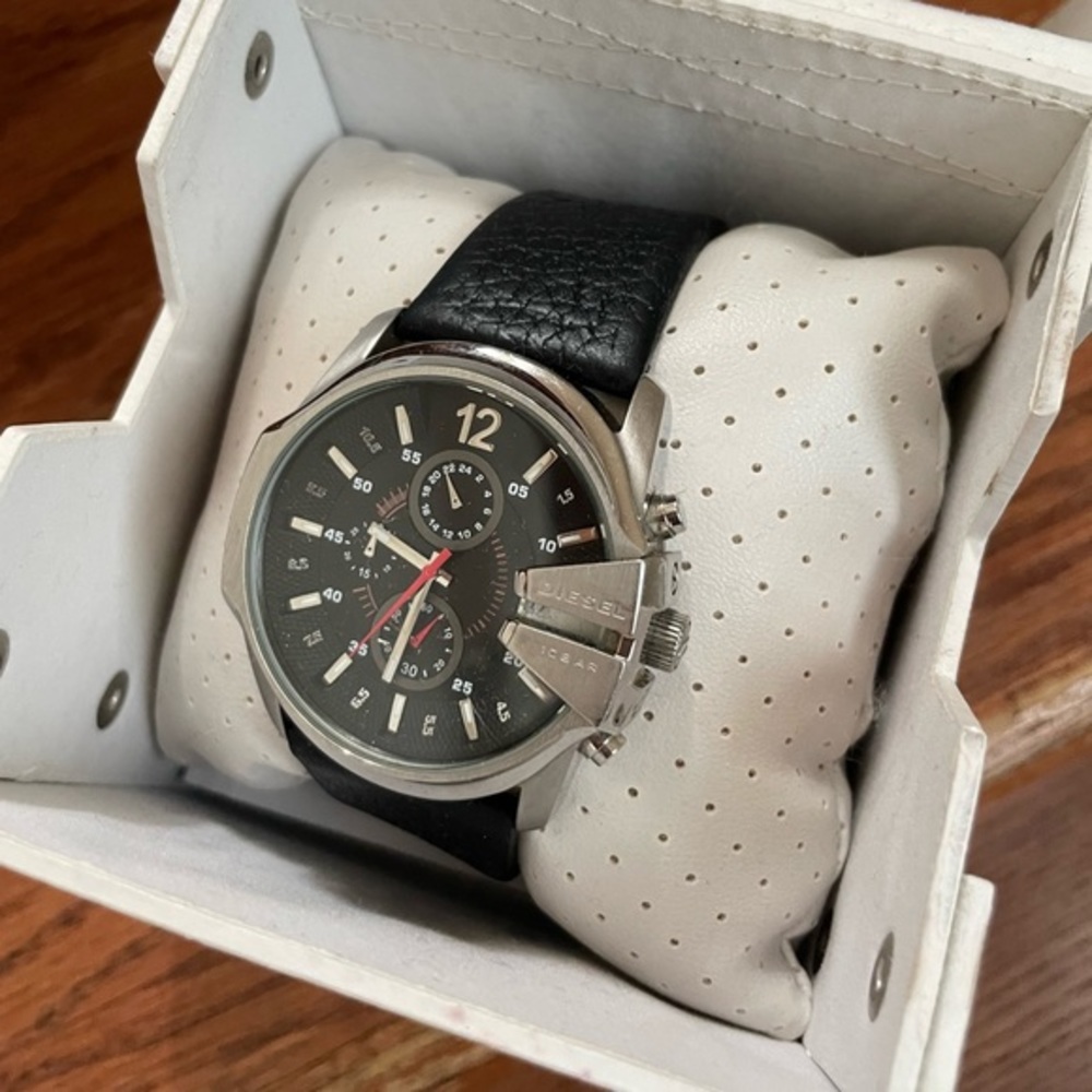 Men’s Diesel Watch Leather Wind Up Classy Gentleman Box Used